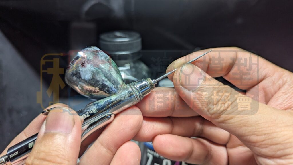 拆卸噴筆的噴針